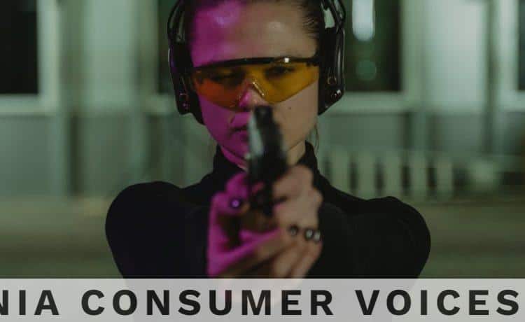 pistola y gafas